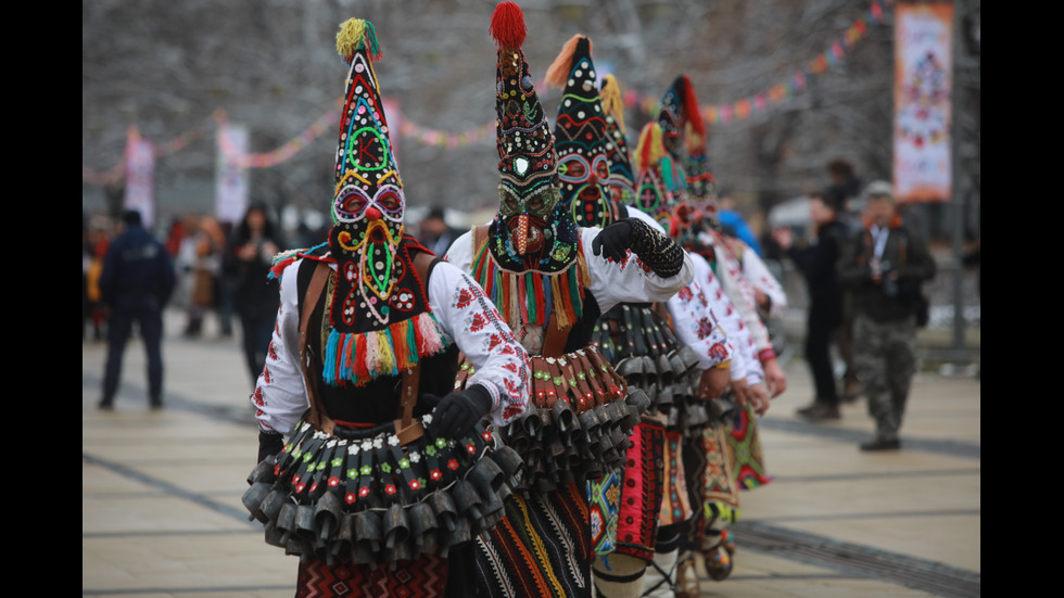 „Сурва” се завърна в Перник