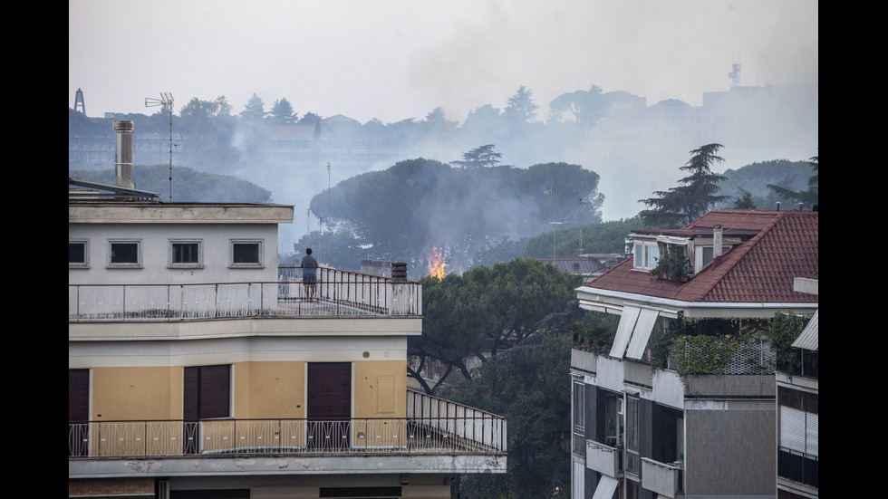 Горски пожар избухна в известен италиански парк