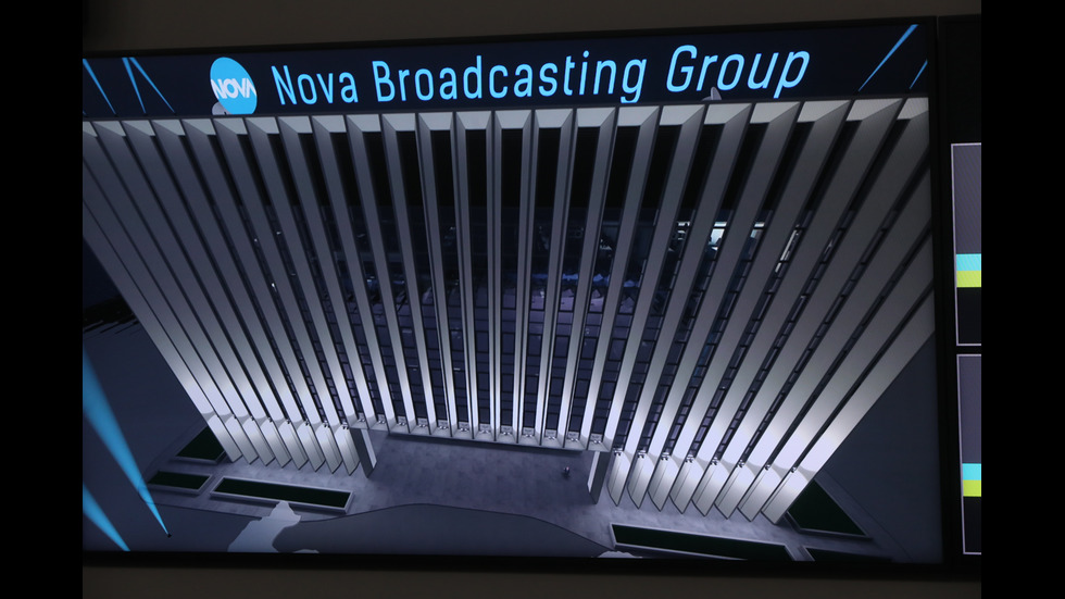 ЗАД КАДЪР: Изборният ден по NOVA В СНИМКИ