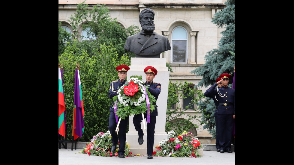 България почете паметта на Ботев