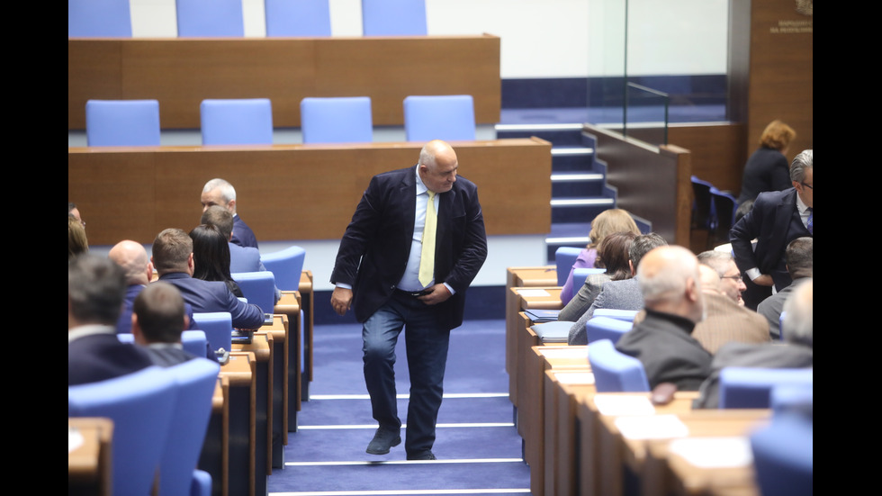 Третият опит - неуспешен: Парламентът отново е без председател