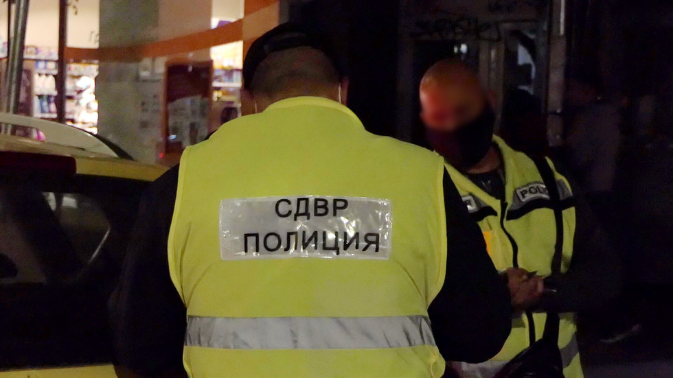 Полицаи от четири отдела с операция в центъра на София