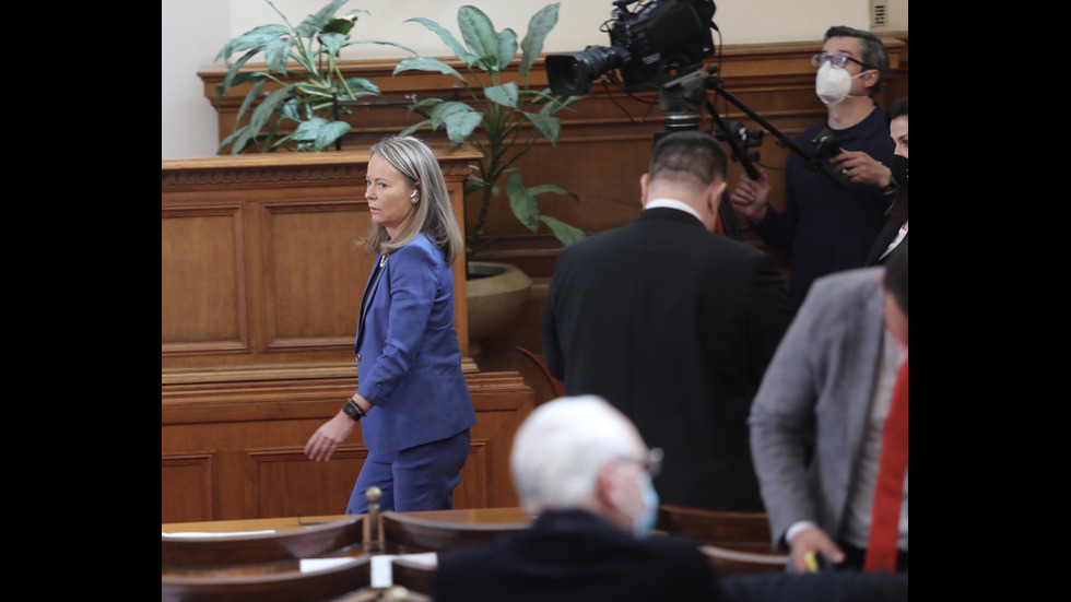 Бурни дебати в първия работен ден на новото Народно събрание