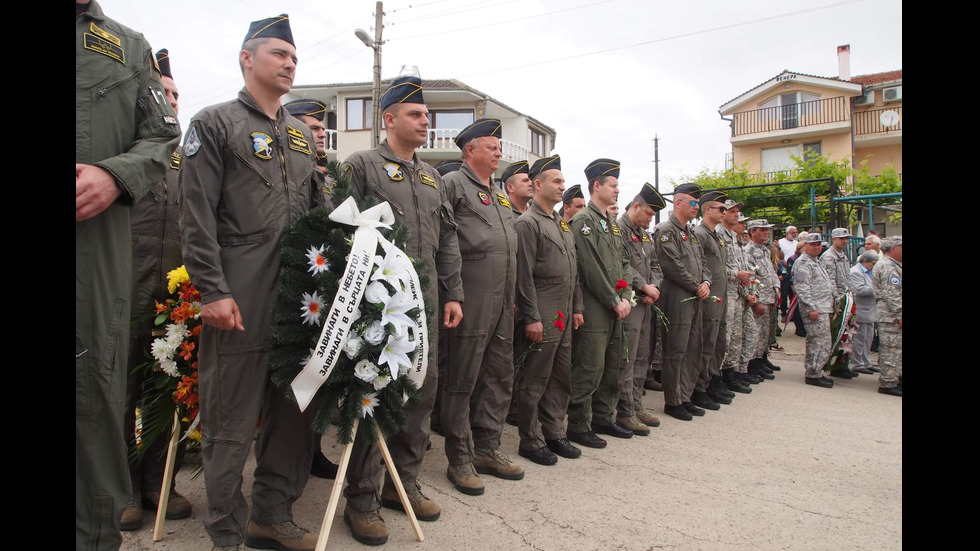 Откриха паметна плоча на загиналия край Шабла военен пилот Валентин Терзиев