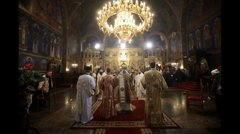 Служба в "Св. София" на Велики четвъртък