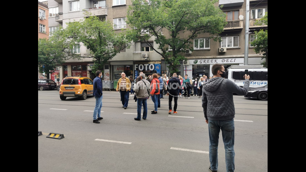 Протестиращи искат оставката на Румен Спецов