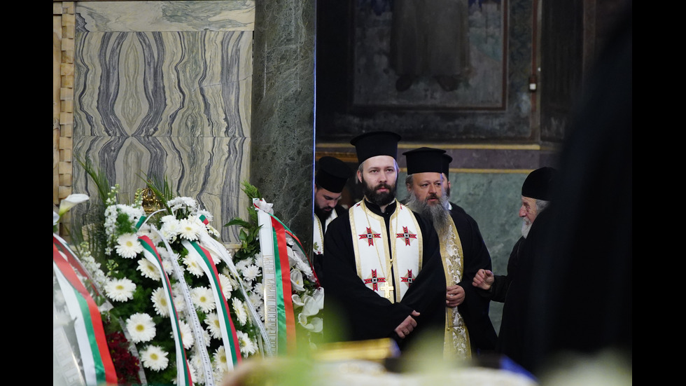 Изложиха за поклонение тленните останки на патриарха в „Св. Александър Невски”