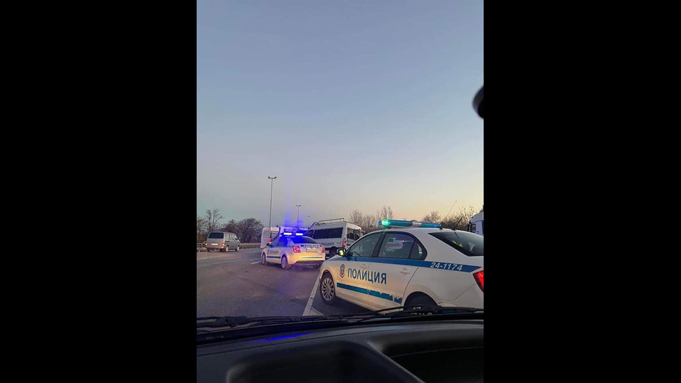 Полицай е с опасност за живота след гонка с нелегални мигранти в София