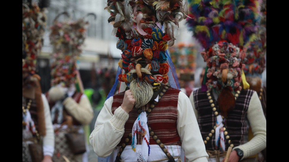 „Сурва” се завърна в Перник