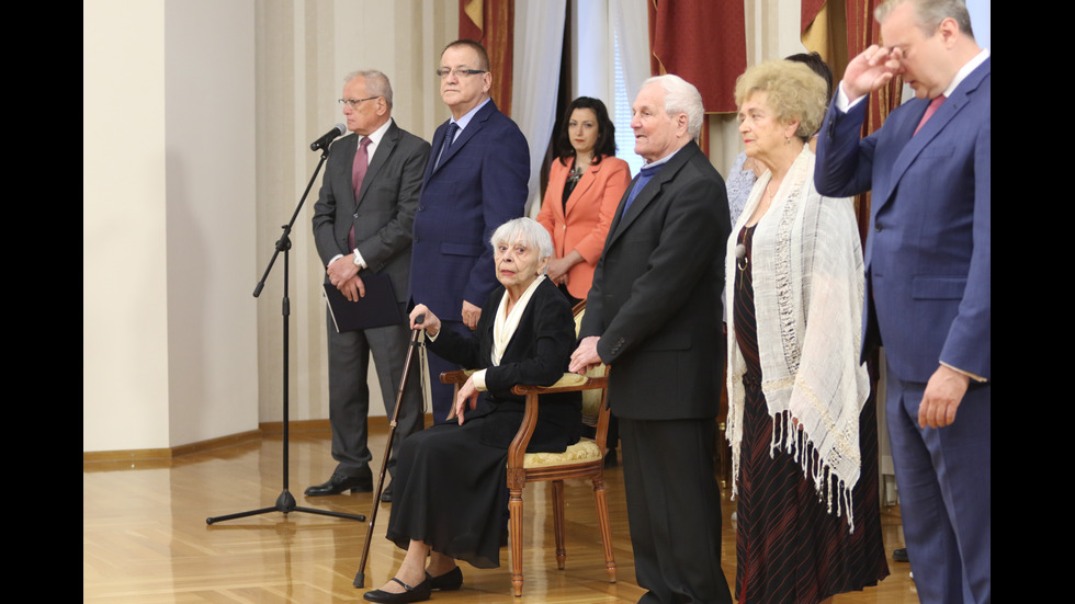 Президентът Радев удостои с висши държавни отличия петима културни дейци