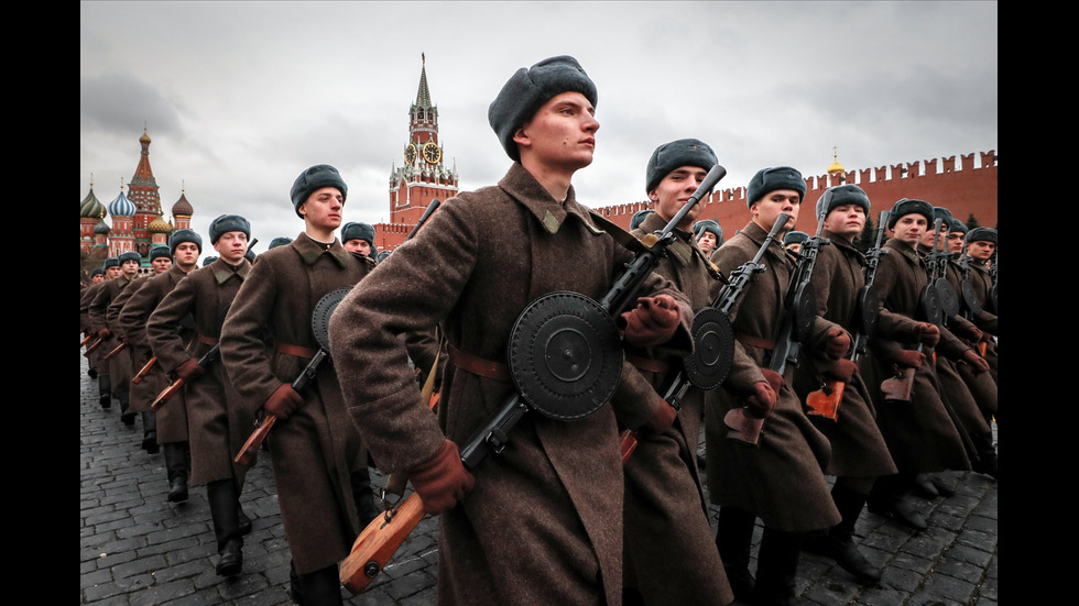 Парад в Москва отбеляза историческа дата от Втората световна война
