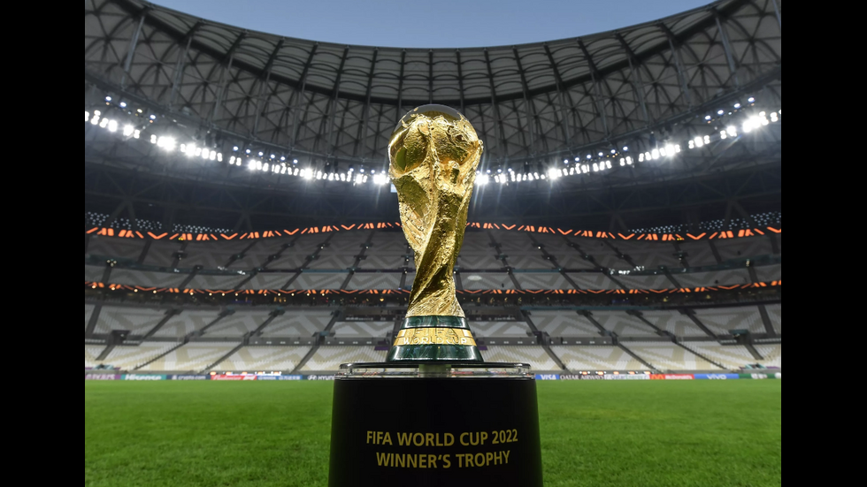 АРЖЕНТИНА ШАМПИОН! Меси вдига световната купа след невиждана драма в Катар