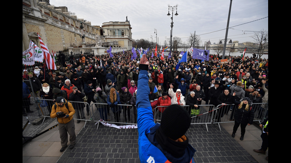 Нов протест в Будапеща срещу Орбан и трудовото законодателство