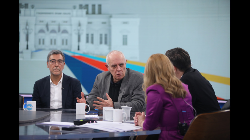 ЗАД КАДЪР: Изборният ден по NOVA В СНИМКИ