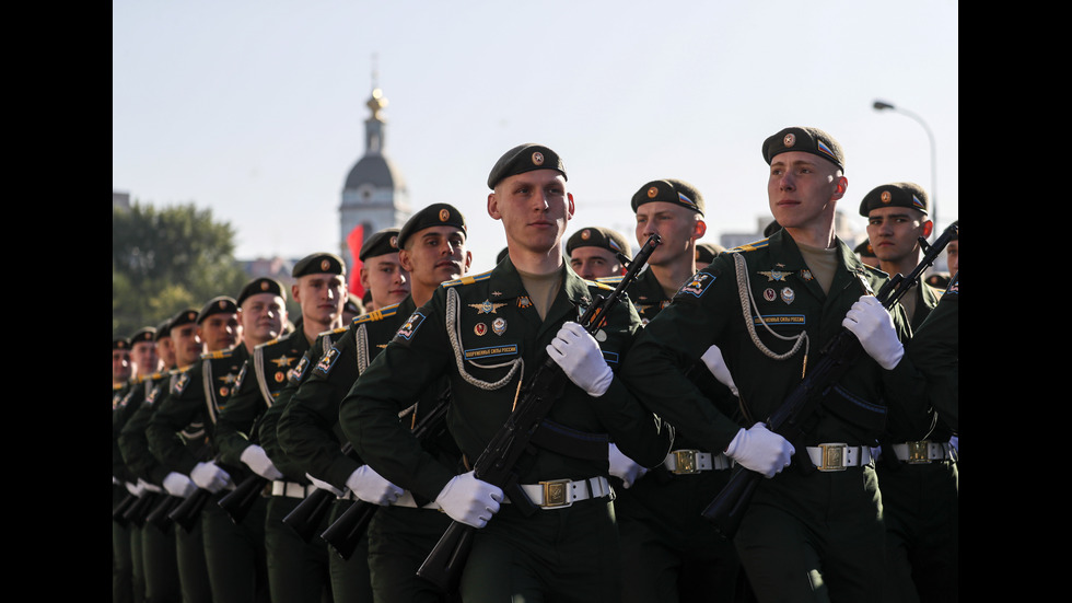 Русия отбелязва Деня на победата