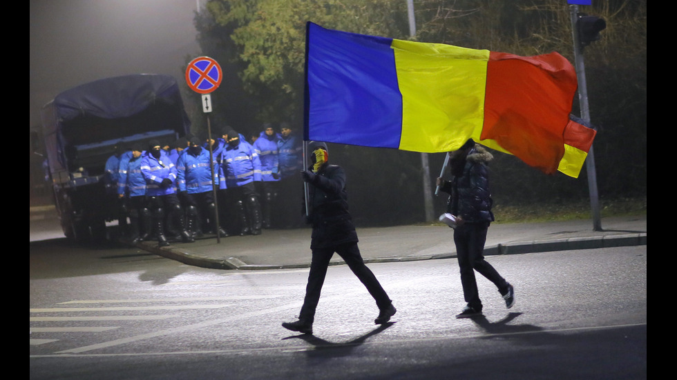 Хиляди протестираха и тази вечер в Румъния