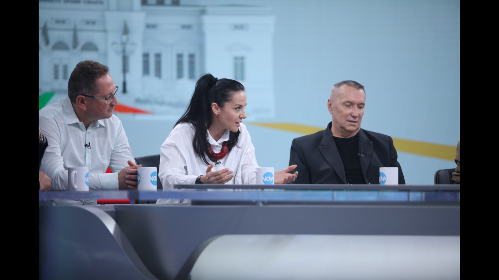 ЗАД КАДЪР: Изборният ден по NOVA В СНИМКИ