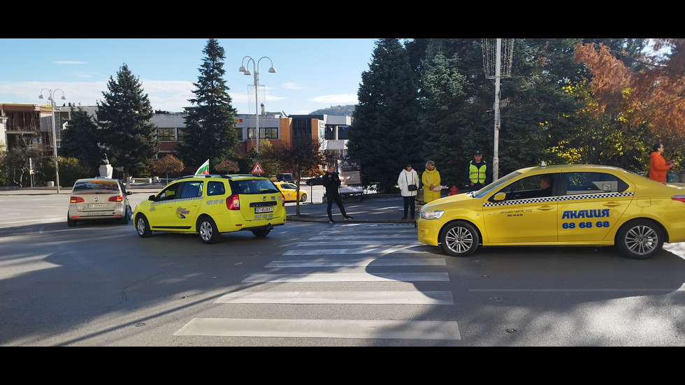 Масов протест на таксиметровите шофьори у нас