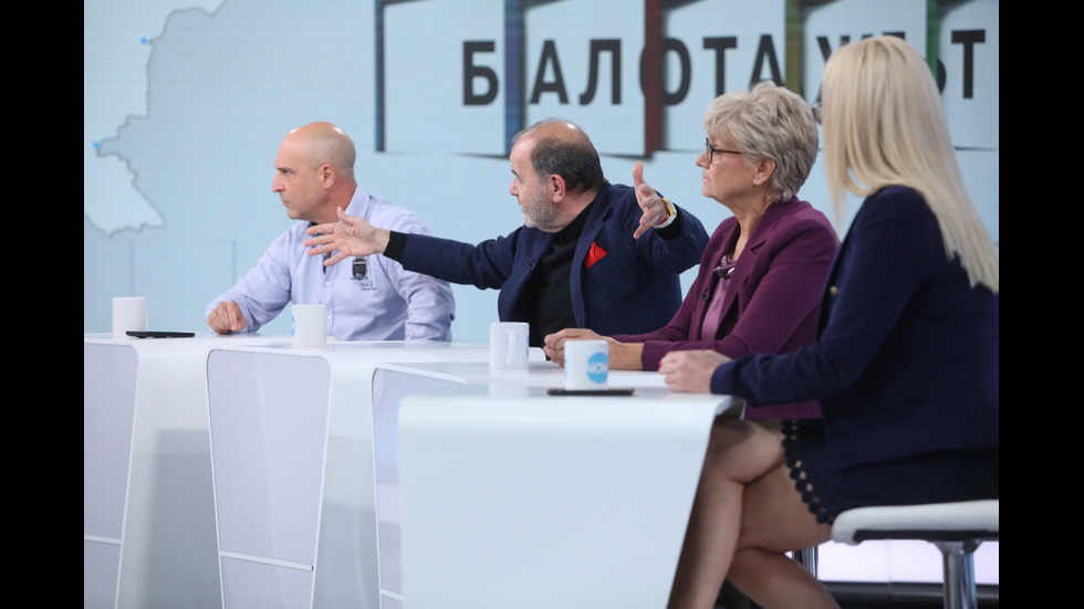 ЗАД КАДЪР: Изборният ден по NOVA В СНИМКИ