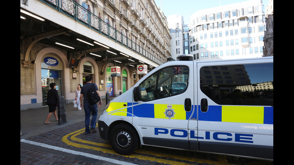 Евакуация на метростанция в Лондон след сигнал за мъж с предполагаема бомба