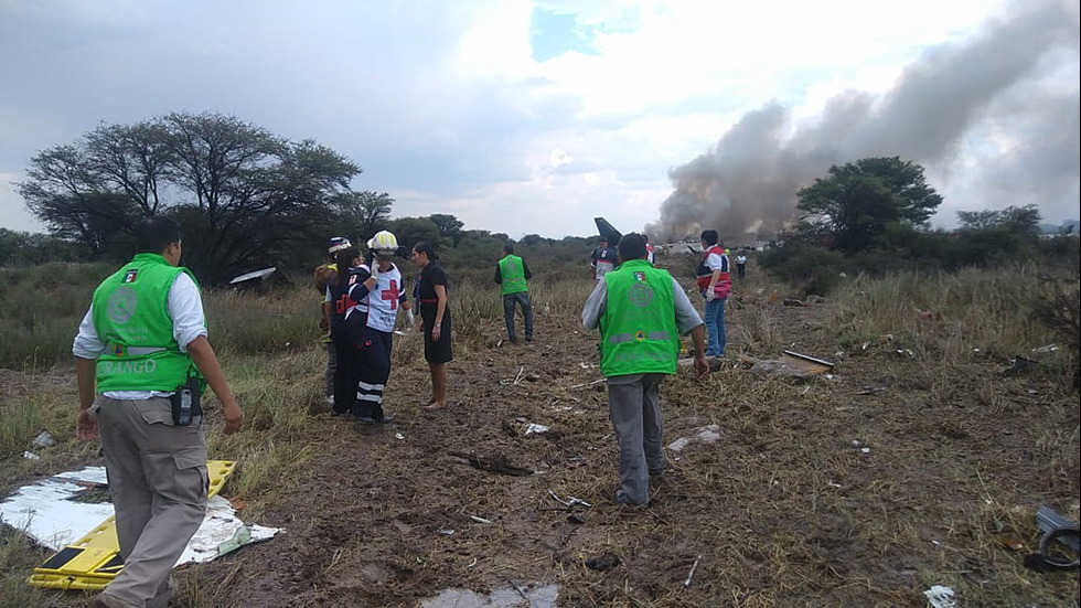 Пътнически самолет се разби в Мексико