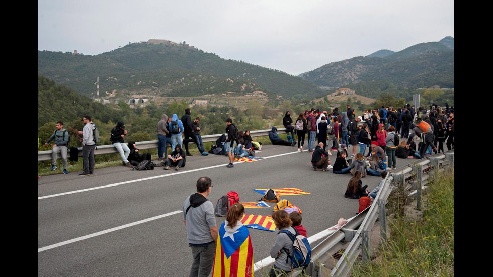 Протестиращи затвориха граничен пункт между Испания и Франция