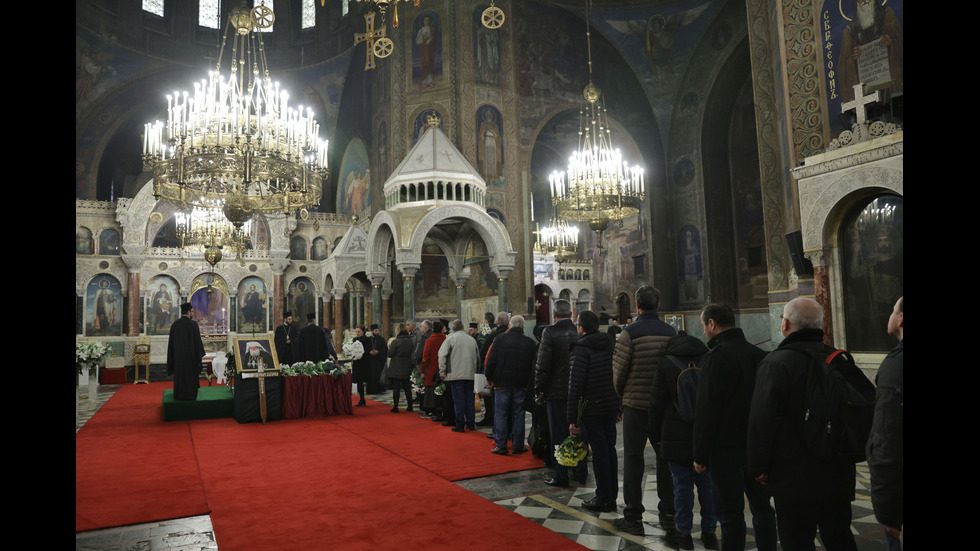 Изложиха за поклонение тленните останки на патриарха в „Св. Александър Невски”