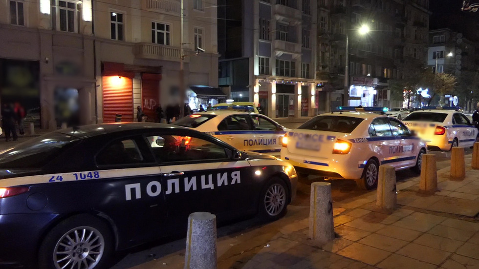 Полицаи от четири отдела с операция в центъра на София
