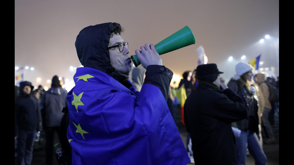Хиляди протестираха и тази вечер в Румъния