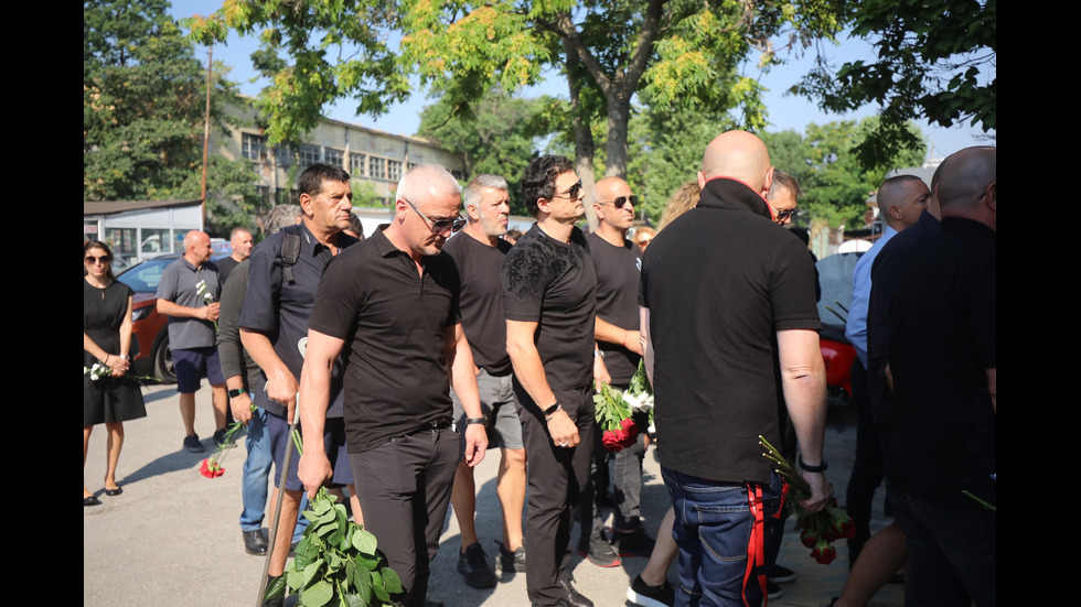 Близки и приятели се прощават с Тодор Славков
