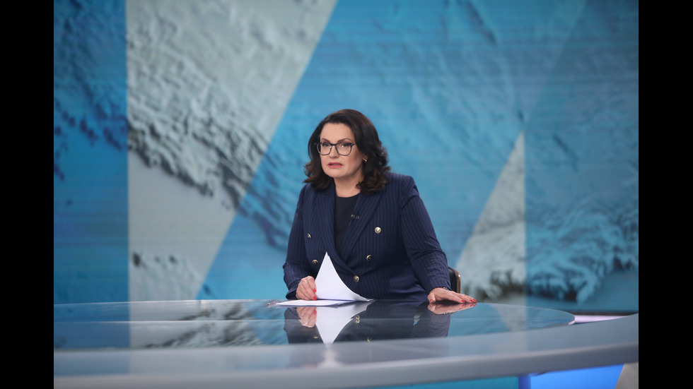 ЗАД КАДЪР: Изборният ден по NOVA В СНИМКИ