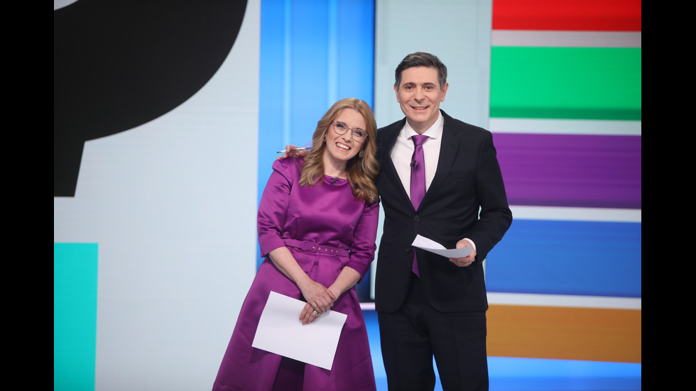 ЗАД КАДЪР: Изборният ден по NOVA В СНИМКИ