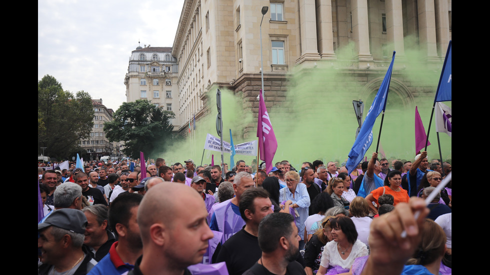 Миньори и енергетици излязоха на национален протест