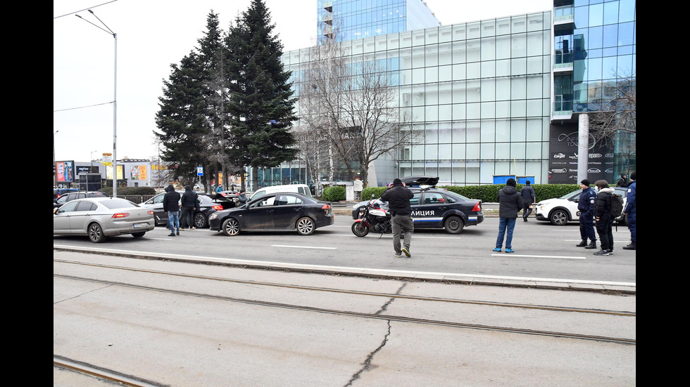 Спецакция блокира възлов булевард в София, хванаха пратка с дрога