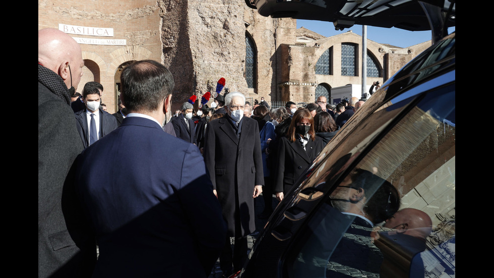 Погребаха с държавни почести Давид Сасоли в Рим