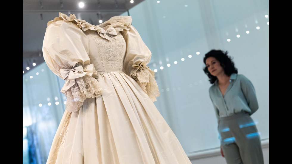 Показват сватбената рокля на принцеса Даяна на изложба