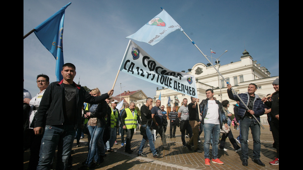 Полицаите отново на протест