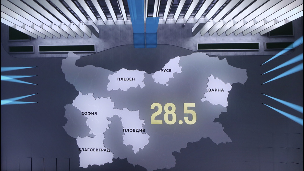 ЗАД КАДЪР: Изборният ден по NOVA В СНИМКИ