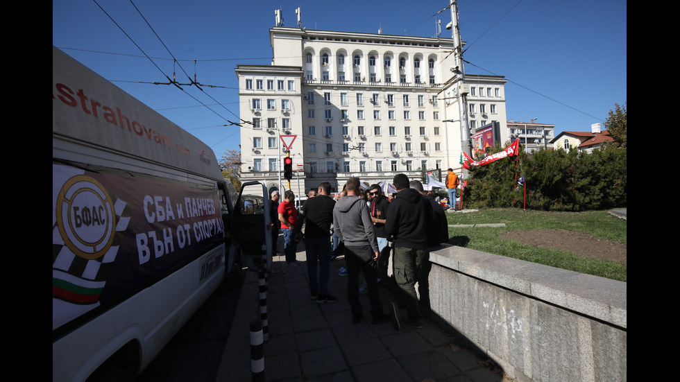 Протестиращи искат оставката на Весела Лечева