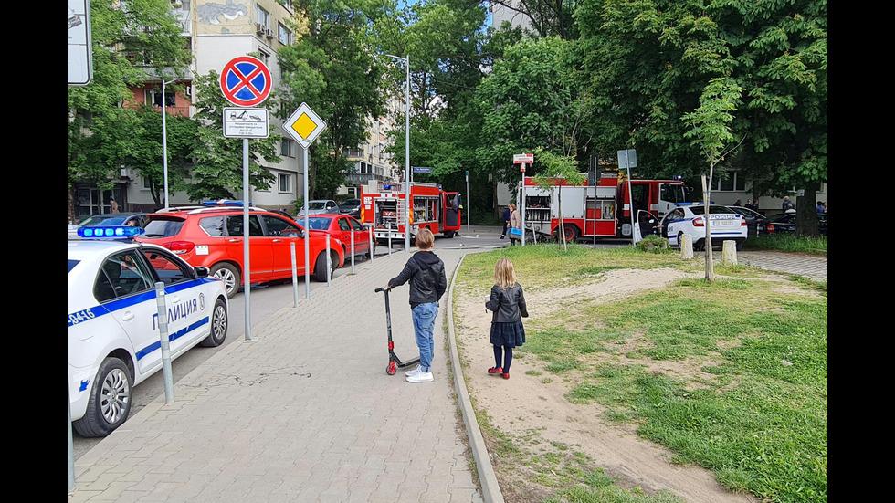 Пожар в жилищен блок в София