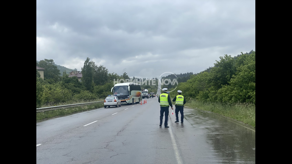 Автобус с деца катастрофира край Горна Малина