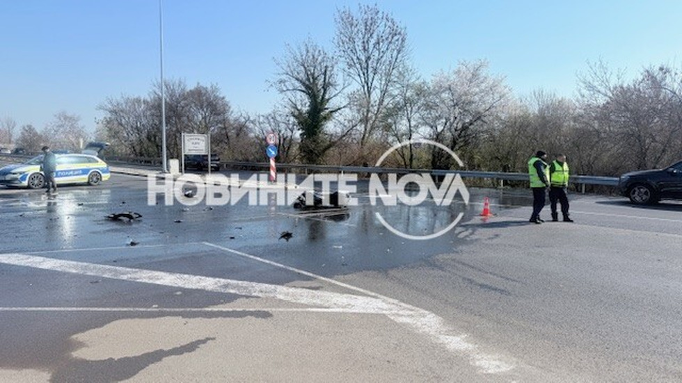 Тежко ПТП на входа на Бургас: Изгоря автомобил, има ранен