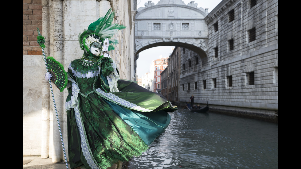 Карнавалът във Венеция - феерия от цветове