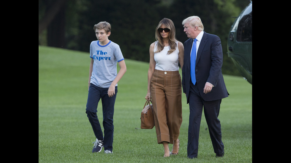 Мелания и Барън Тръмп се нанесоха в Белия дом