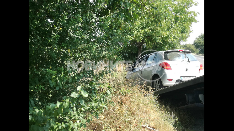 Двама души загинаха при челен сблъсък в Пловдивско