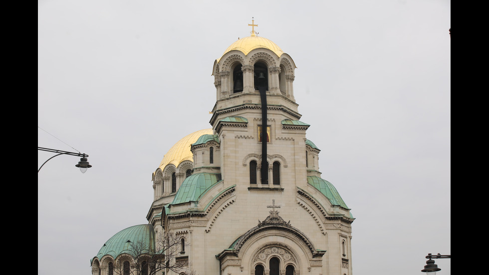 Изложиха за поклонение тленните останки на патриарха в „Св. Александър Невски”