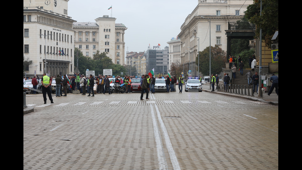 Автоинструктори излязоха на протест