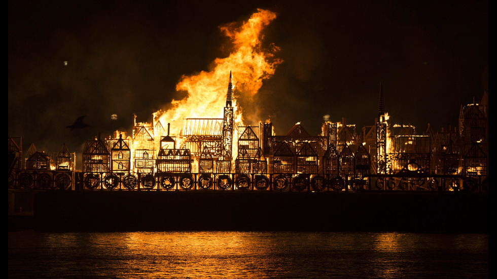 "Запалиха" Лондон за 350-годишнината от Големия пожар