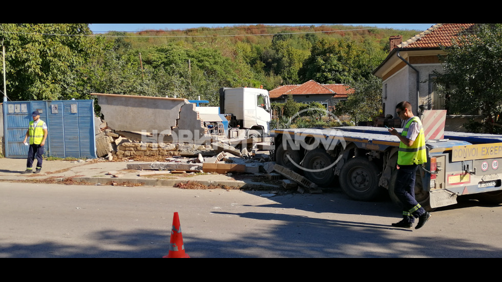 Тир се вряза в къща и уби човек в горнооряховско село