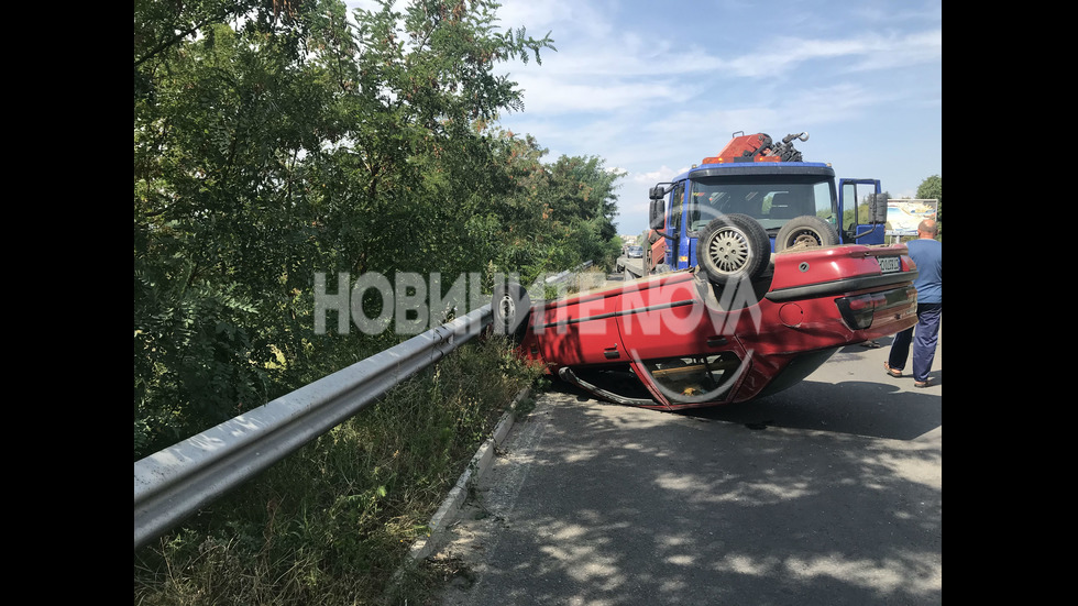 ШОФИРАНЕ В НАСРЕЩНОТО: Мъж е в болница след челен удар